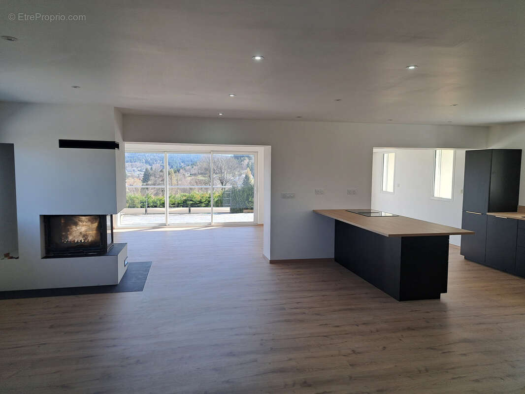 Maison à LE CHAMBON-SUR-LIGNON