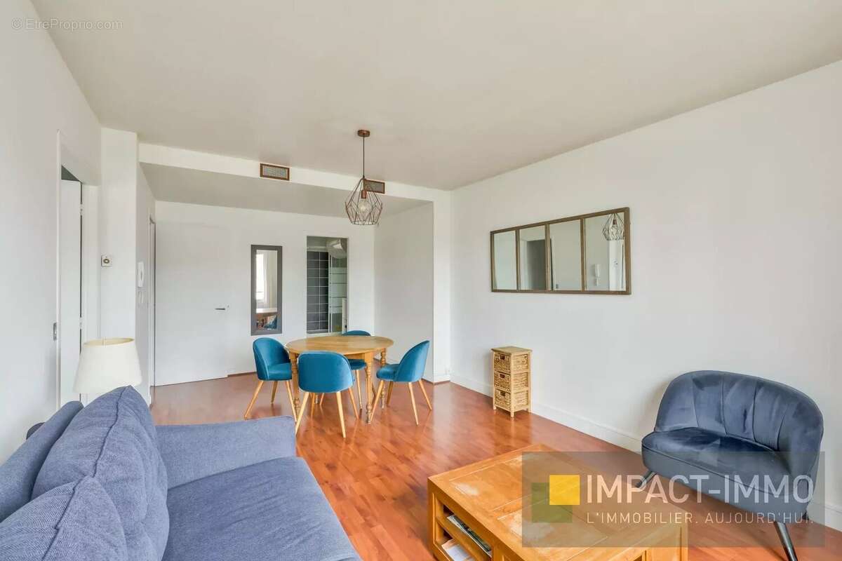 Appartement à COURBEVOIE