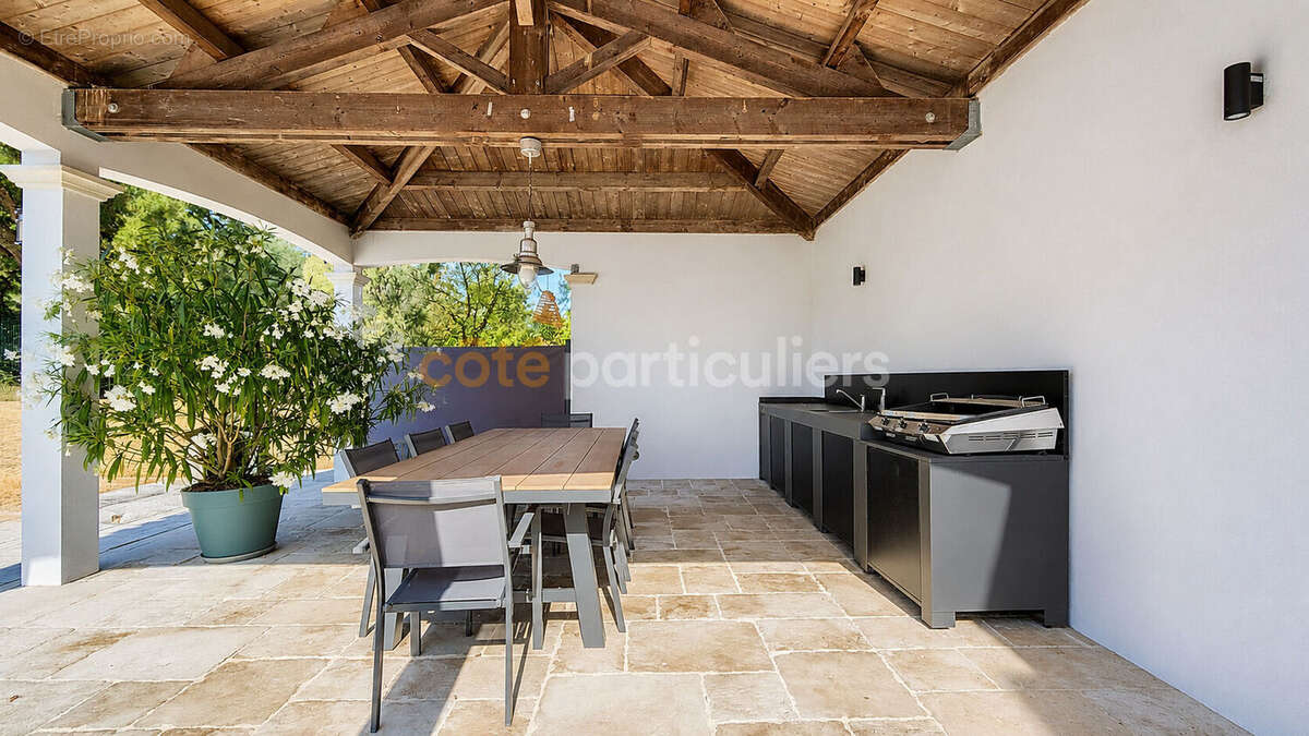 La roche-sur-yon -- maison 9 pieces -- 245 m2 -- jardin -- double garage -- grange - photo 14