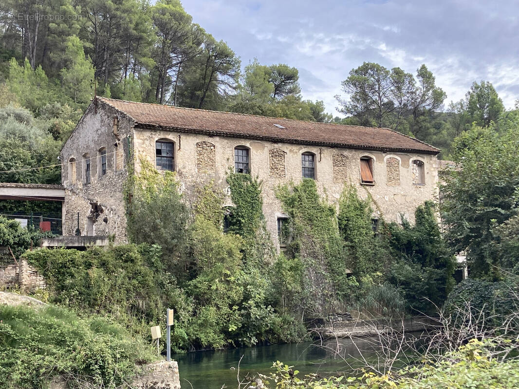 Appartement à FONTAINE-DE-VAUCLUSE