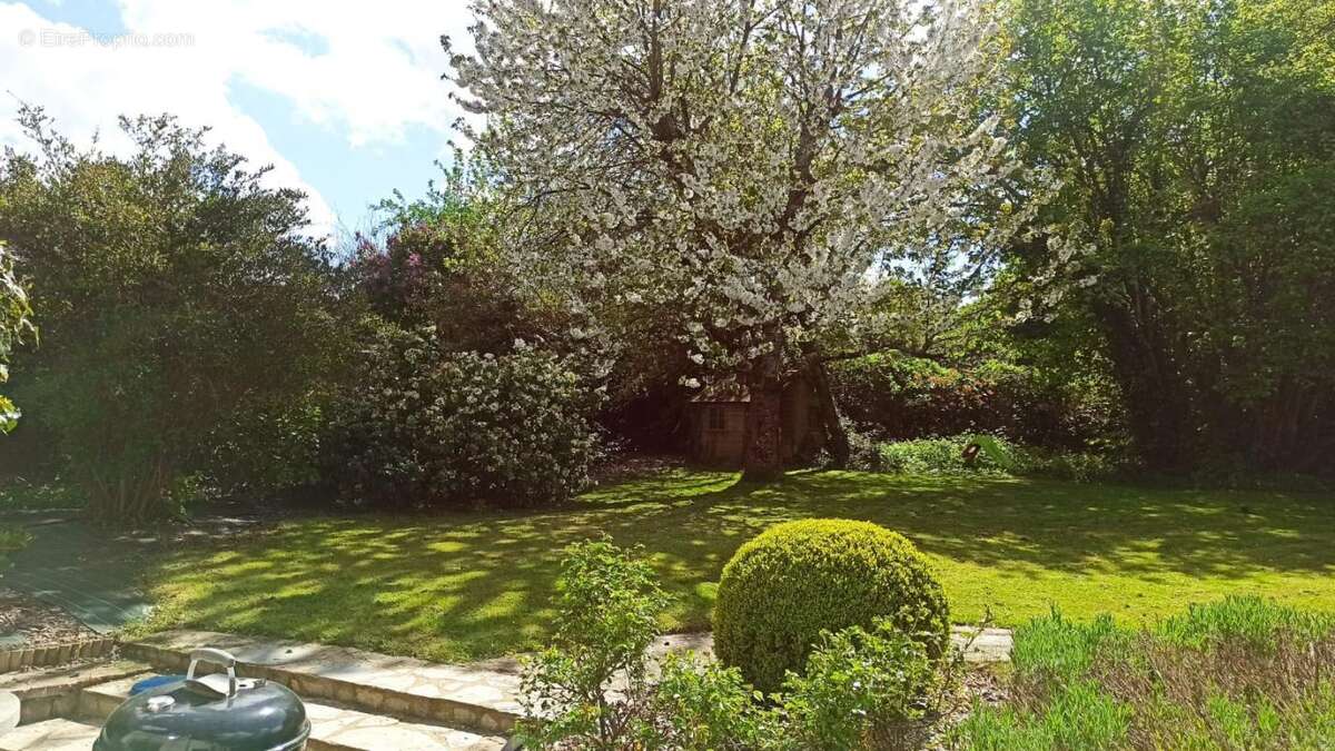 Maison à CHEMIRE-EN-CHARNIE