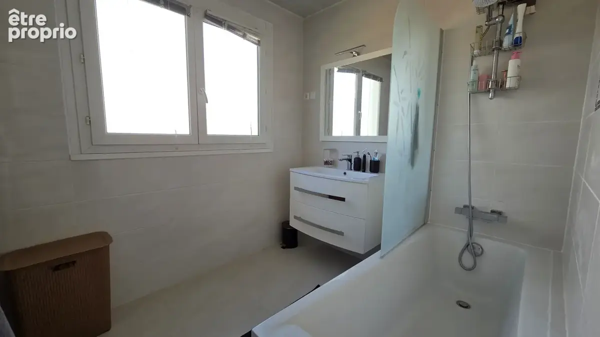 3 pièces au 3ème et dernier étage avec cave et parking - RESIDENCE RECHERCHEE - photo 14