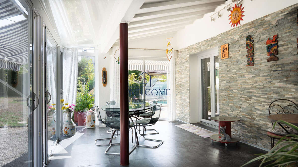 Maison à BAGNOLS-SUR-CEZE