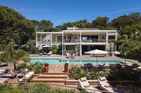 Maison 600 m² à Ramatuelle  - photo 2