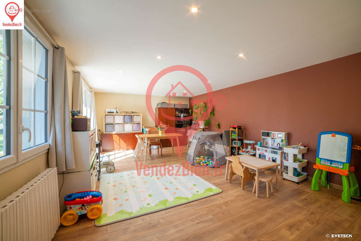 Maison à NEUVY-EN-SULLIAS