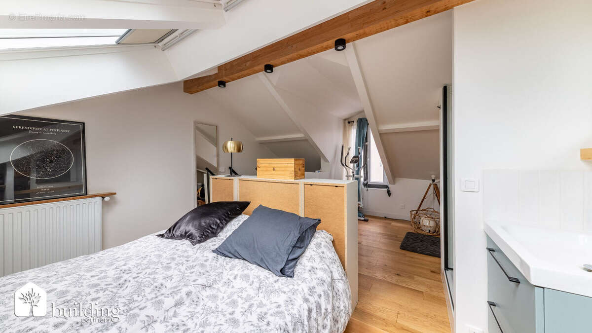 Maison à COURBEVOIE