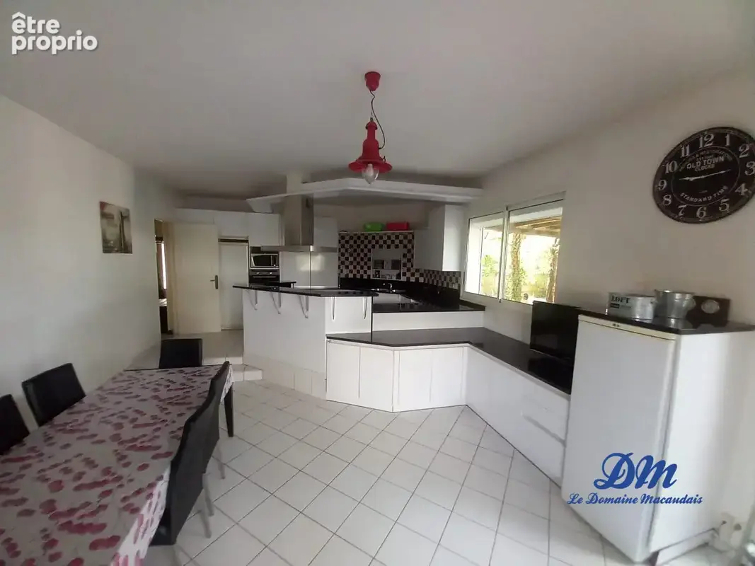 Maison 9 pièces 341 m² à vendre à Ares (33740) - photo 3