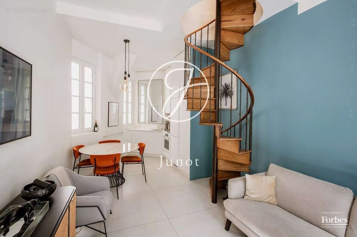 Appartement à PARIS-7E