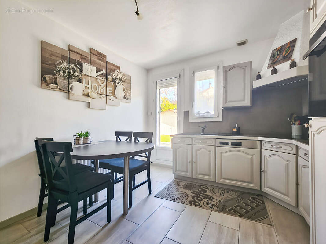 Maison à SAVIGNY-LE-TEMPLE