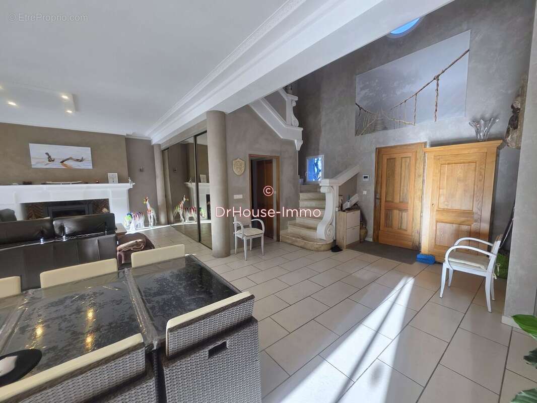 Maison 198 m² à Castelnau-De-Montmiral  - photo 1