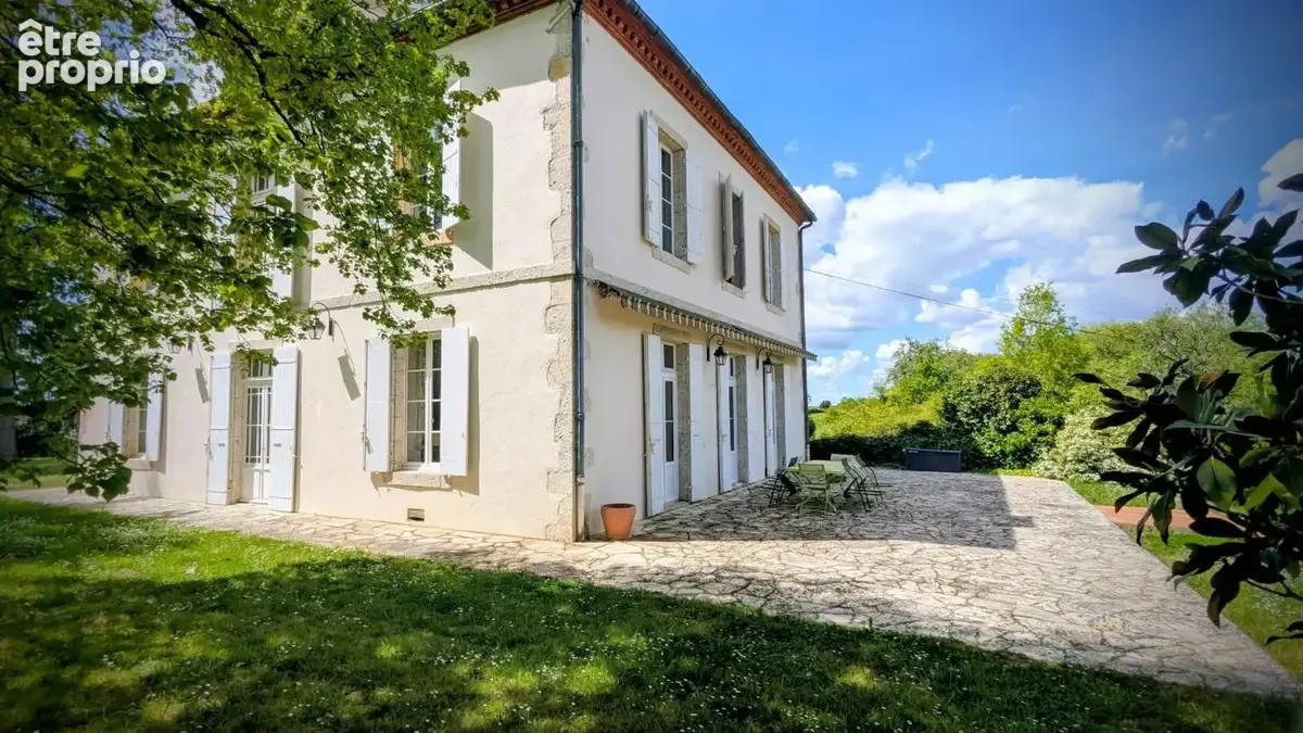Maison 320 m² à Layrac  - photo 3