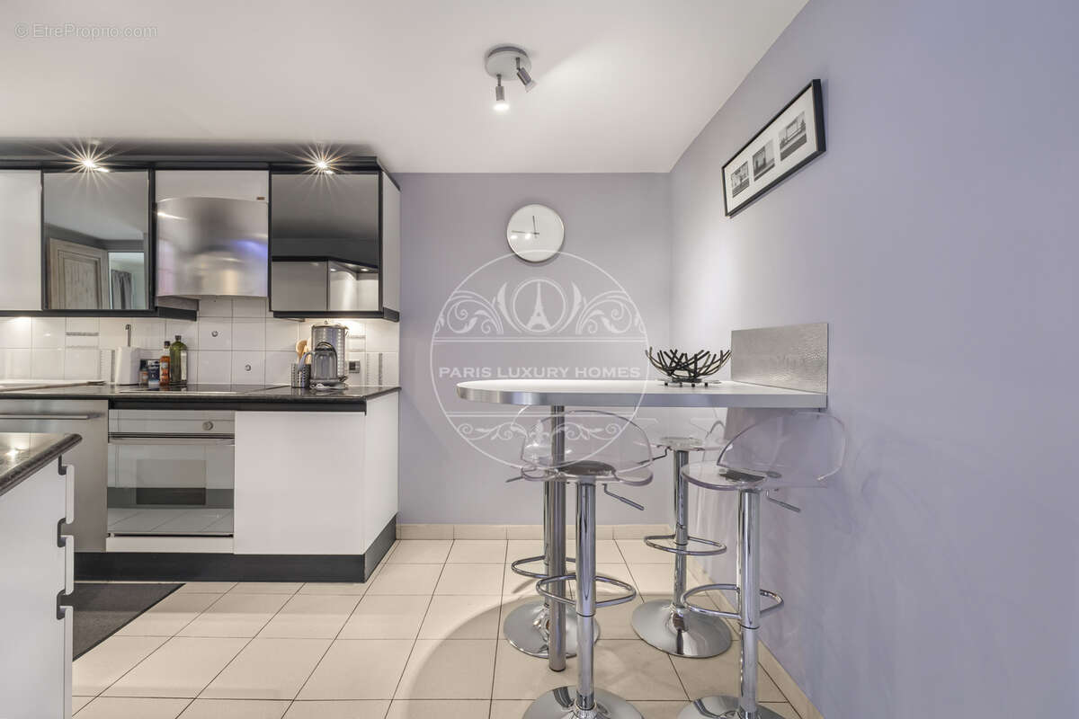 Appartement à PARIS-8E