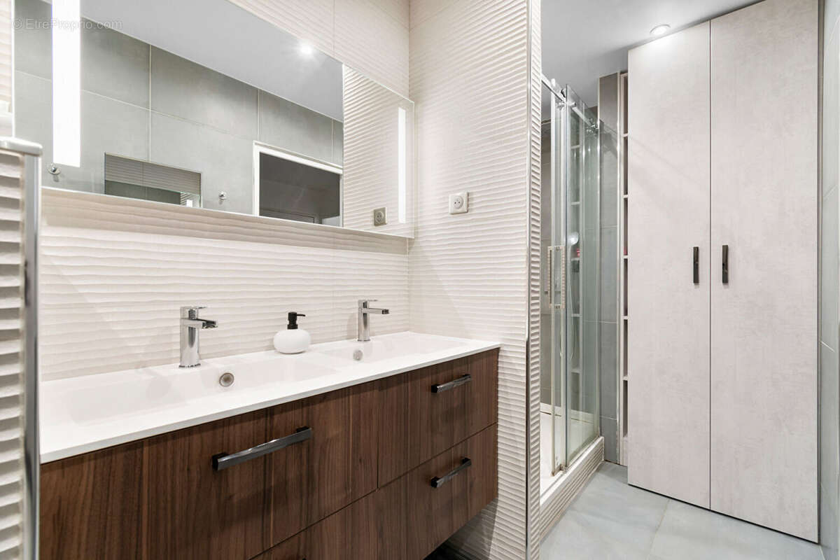 Appartement à SURESNES