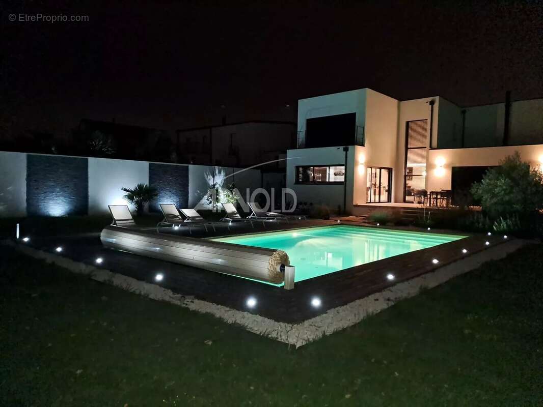 Villa  contemporaine  de  standing  avec  piscine - photo 12
