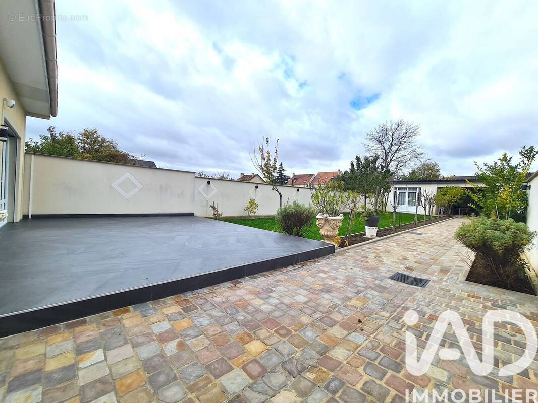 Photo 1 - Maison à MONTFERMEIL