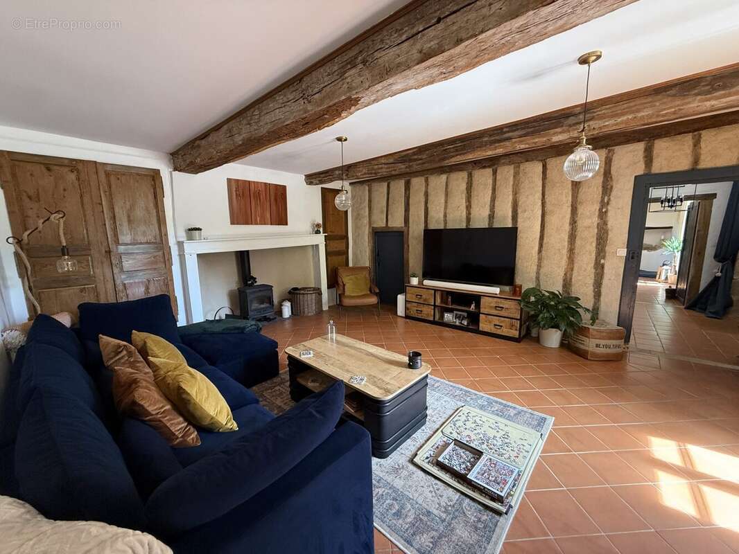 Maison à SEISSAN