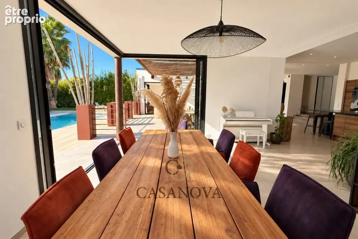 Villa contemporaine avec suite parentale sur piscine, dépendance et jardin paysager à Mireval - photo 13