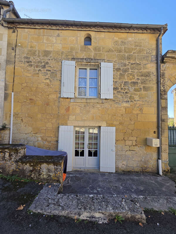 Ensemble immobilier dans le bourg du village - photo 28