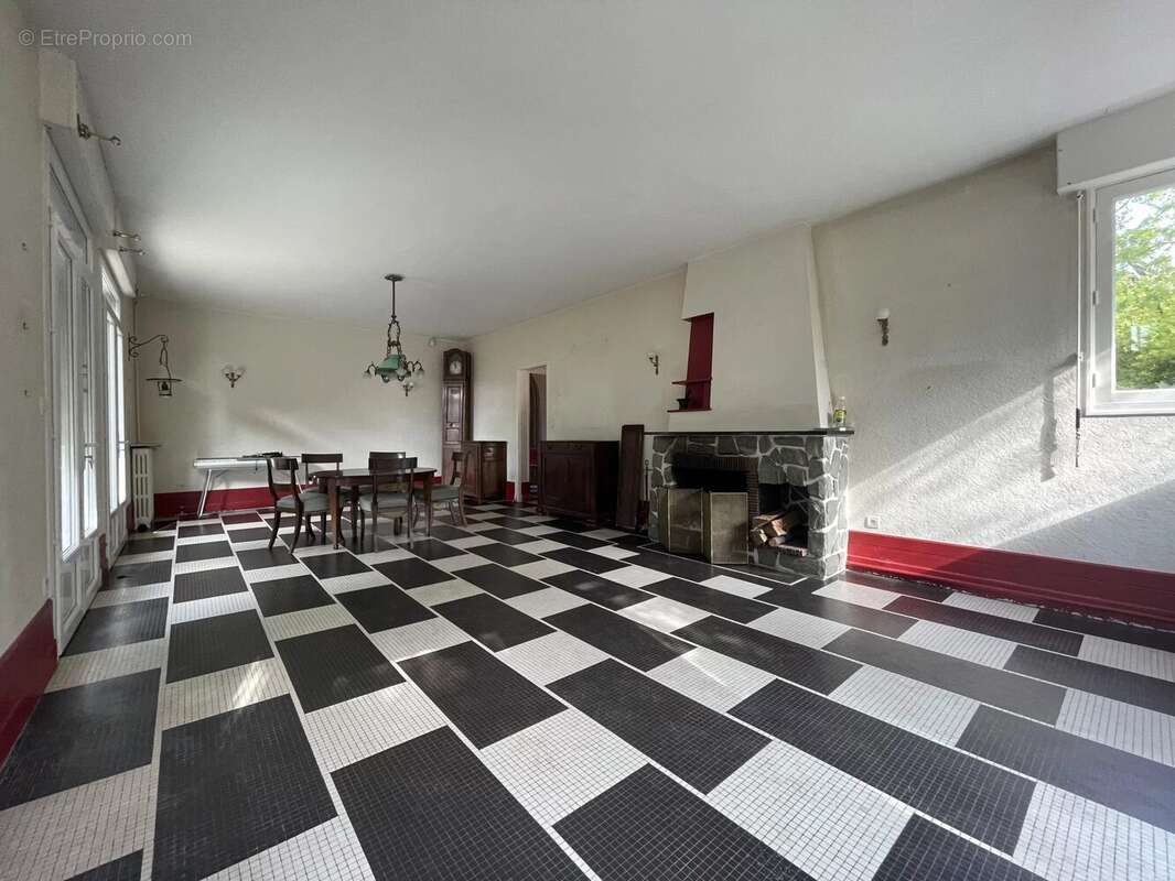Maison à BLANZAC-PORCHERESSE