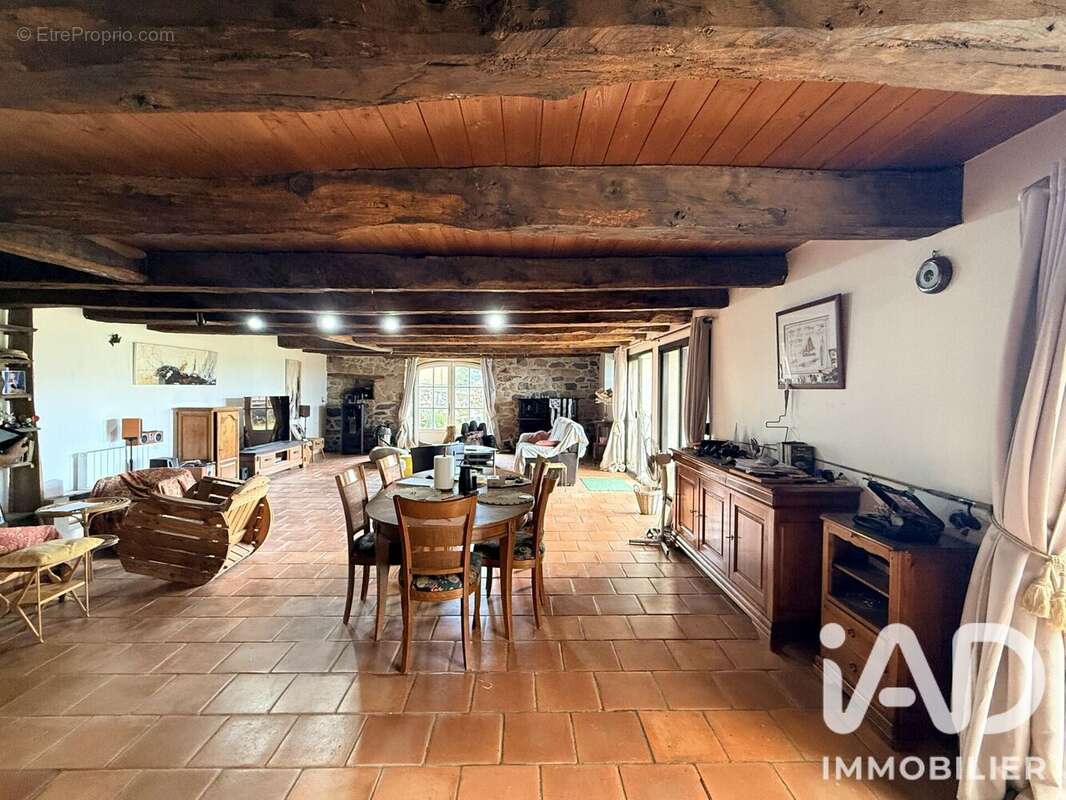 Maison 345 m² à Sarroux  - photo 4