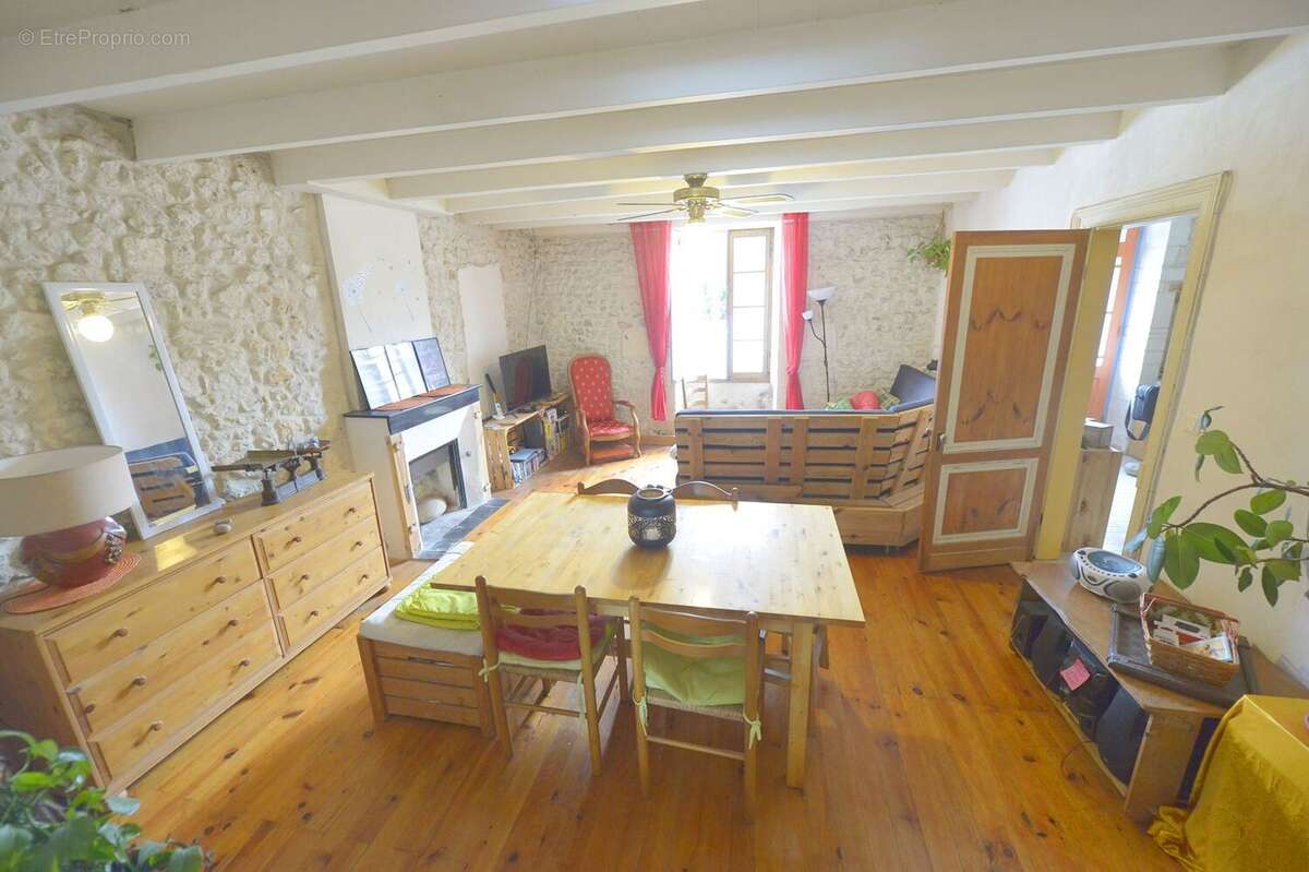 Maison à SEMUSSAC