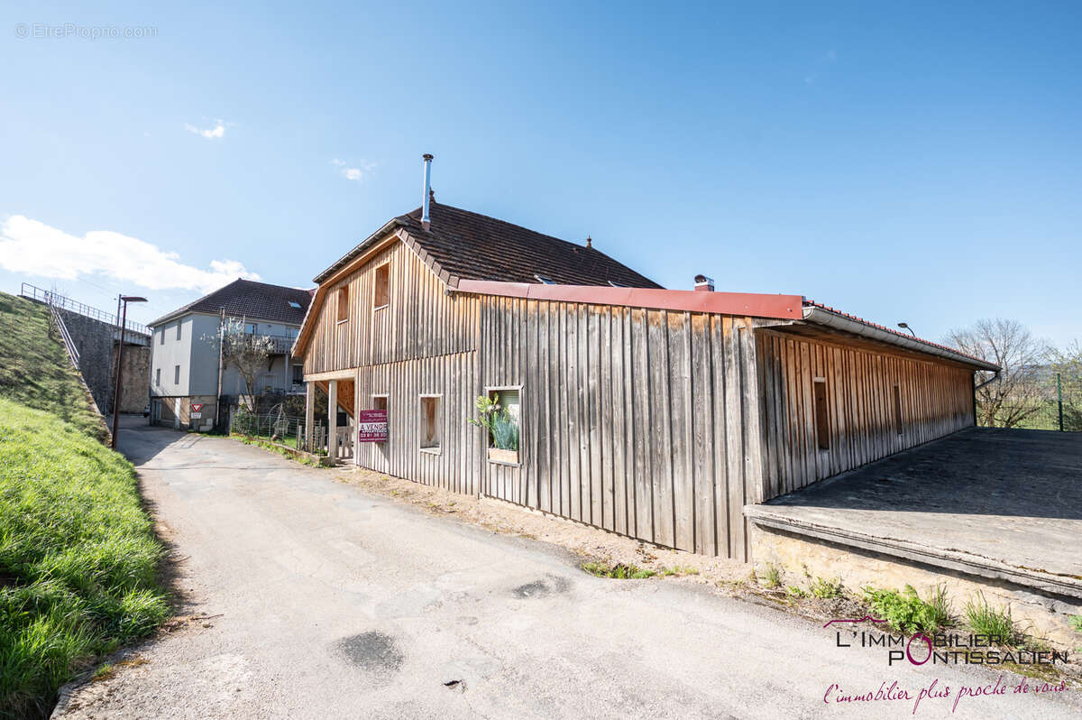Appartement à LABERGEMENT-SAINTE-MARIE