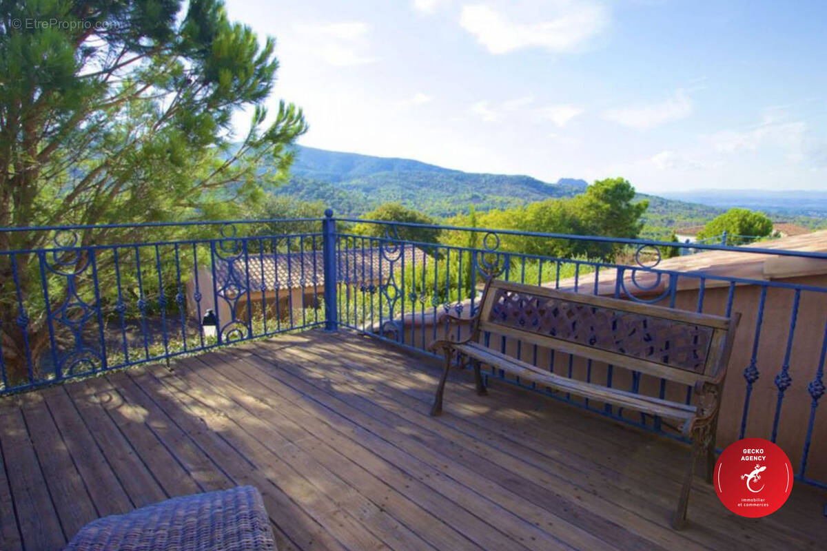 Maison à ROQUEBRUNE-SUR-ARGENS