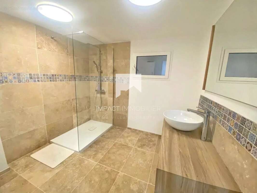 Maison 6 pièces - Hyères - photo 12