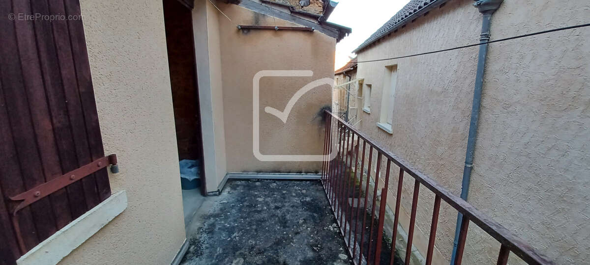 Maison à GOURDON