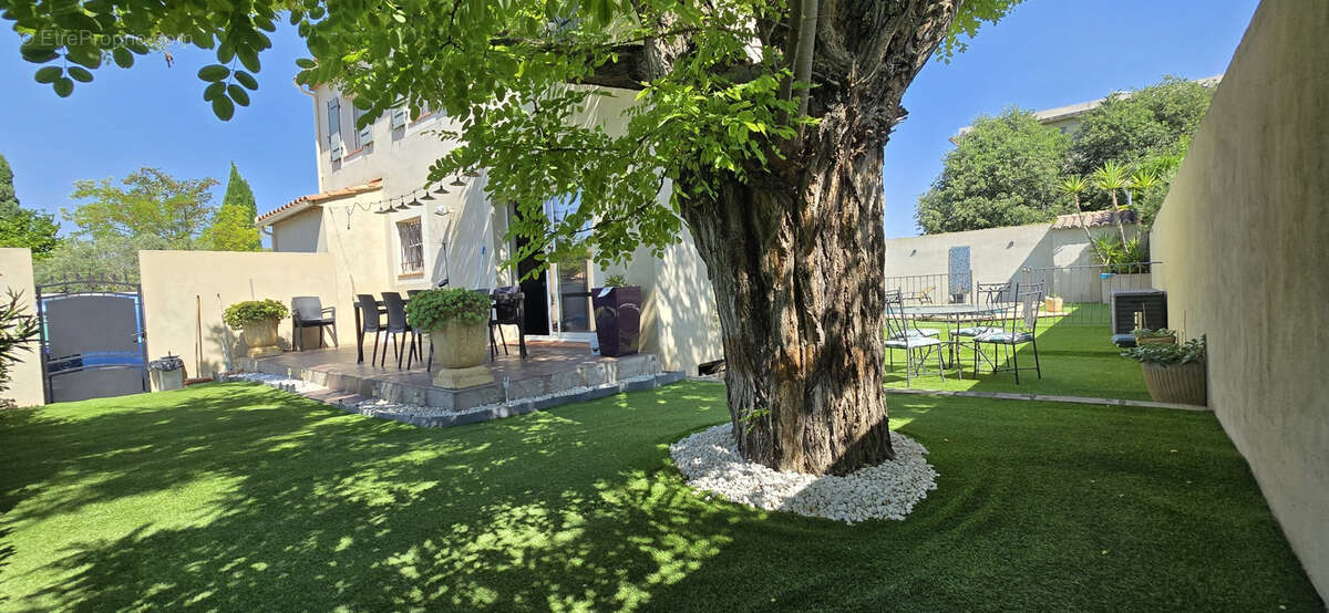 Maison à MORIERES-LES-AVIGNON