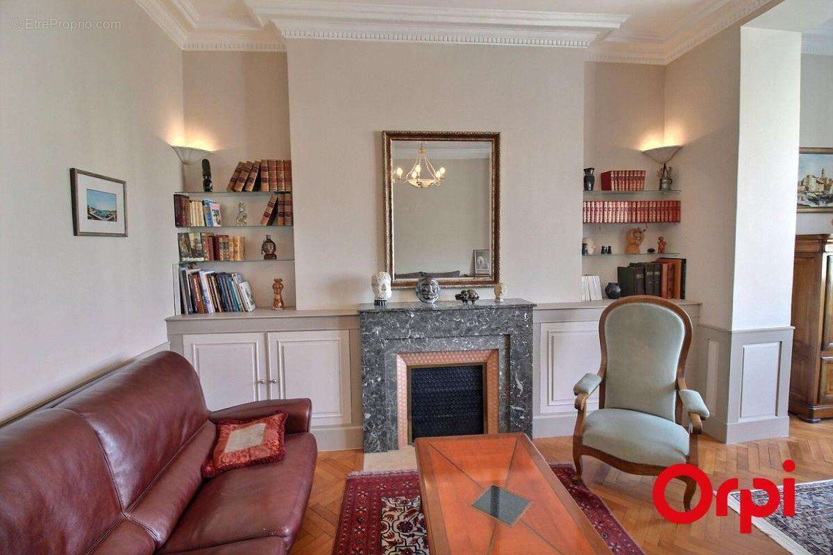 Appartement à MARSEILLE-8E