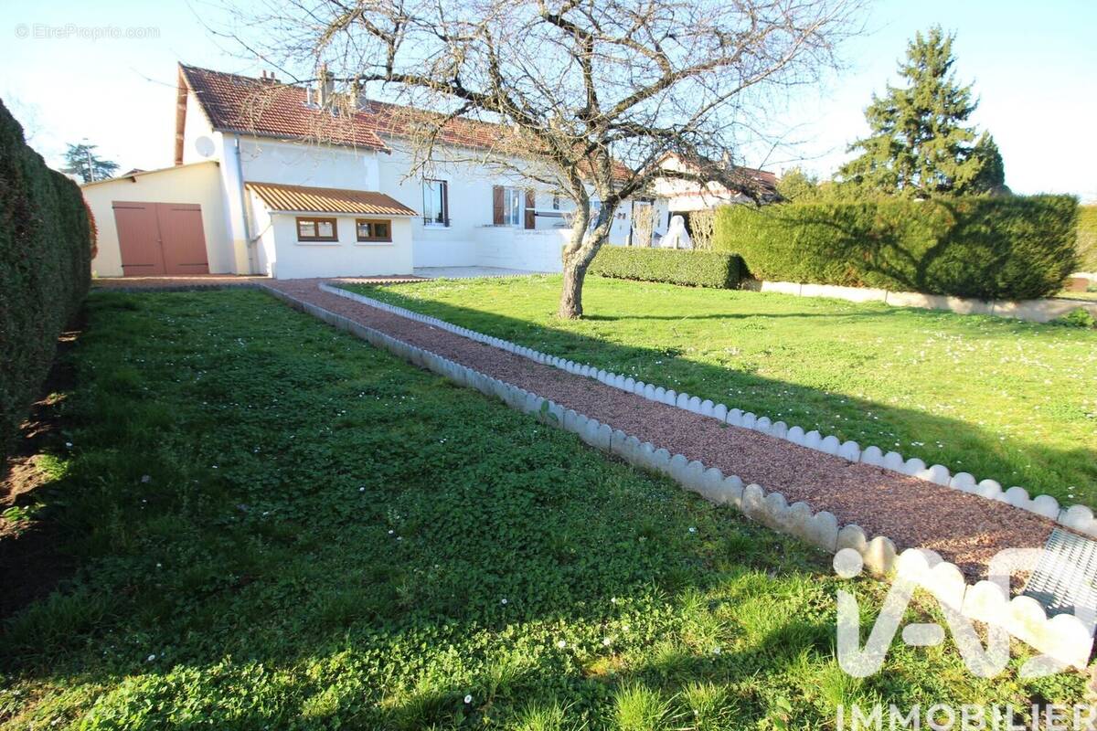 Photo 1 - Maison à VARENNES-VAUZELLES