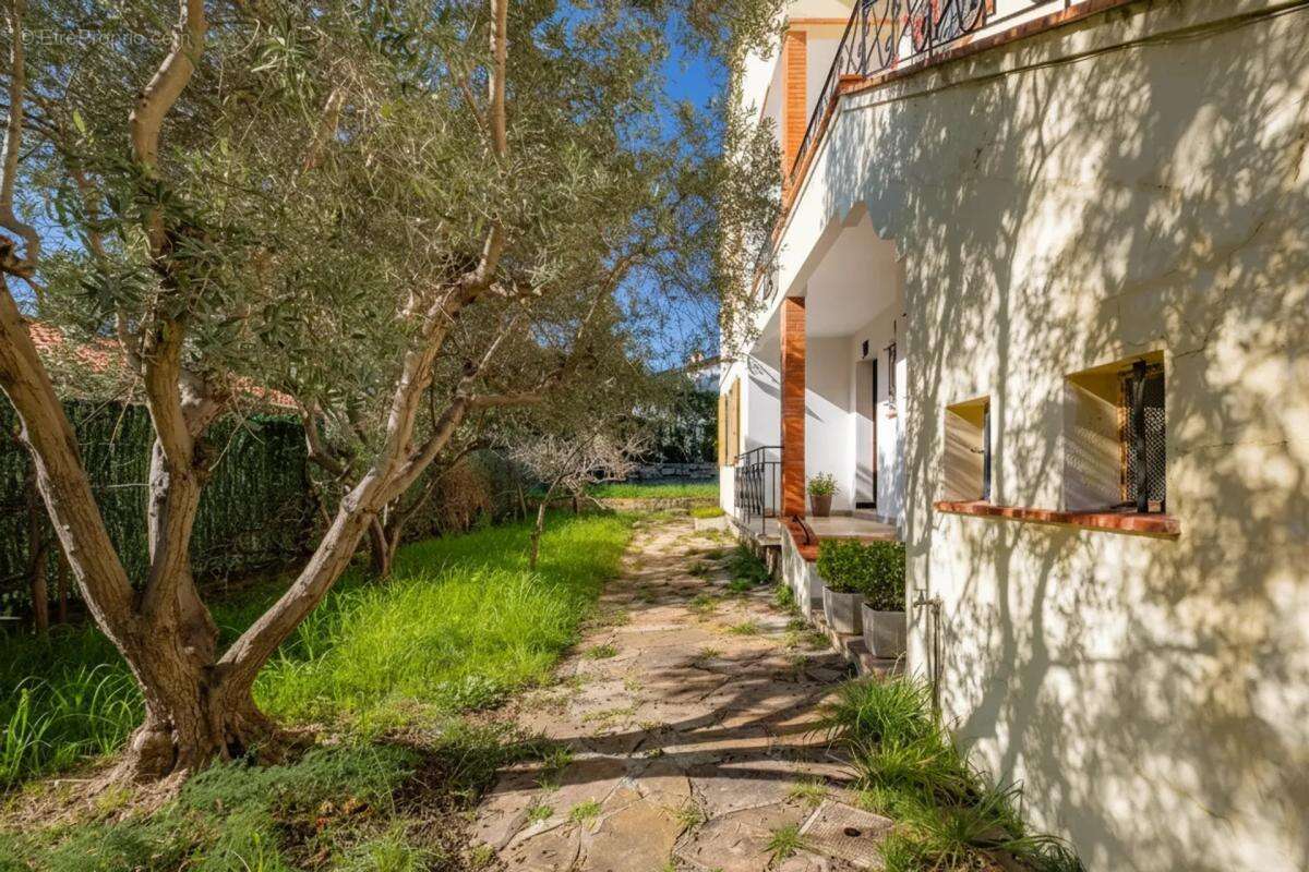 Appartement à SAINT-RAPHAEL