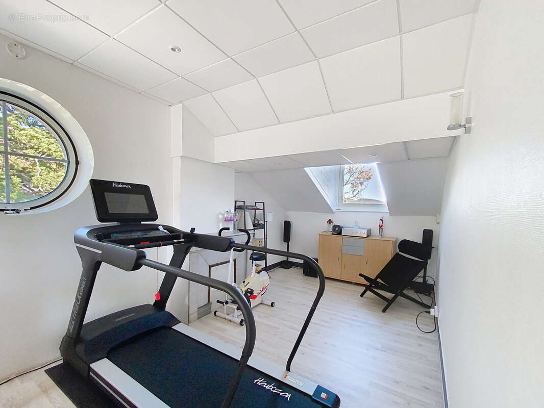 Maison à SAINT-PRIEST-EN-JAREZ