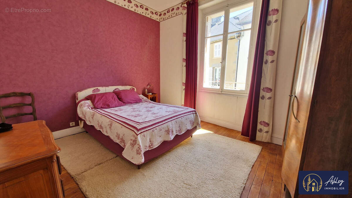 Maison à NEUVIC