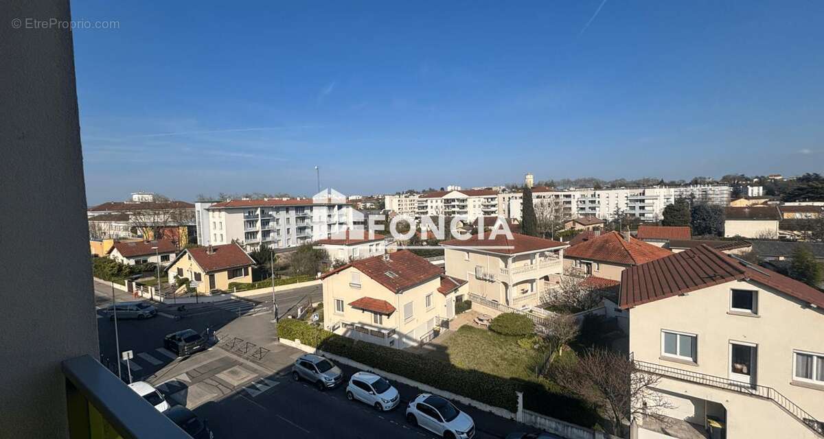 Appartement à DECINES-CHARPIEU