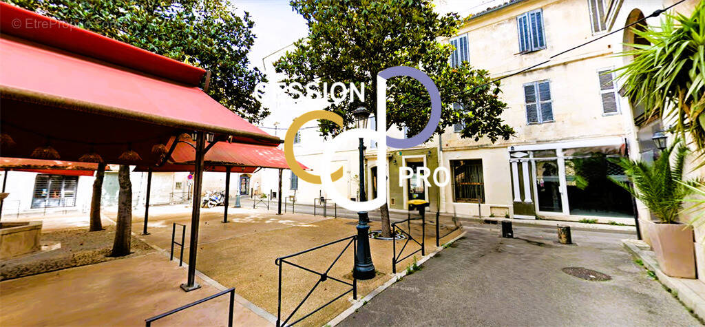 Commerce à NIMES