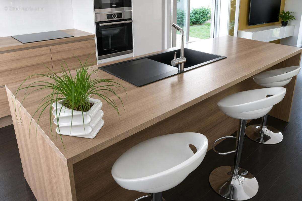 Élégante maison de plus de 200 m² à Axat rénovée avec extérieurs - photo 7