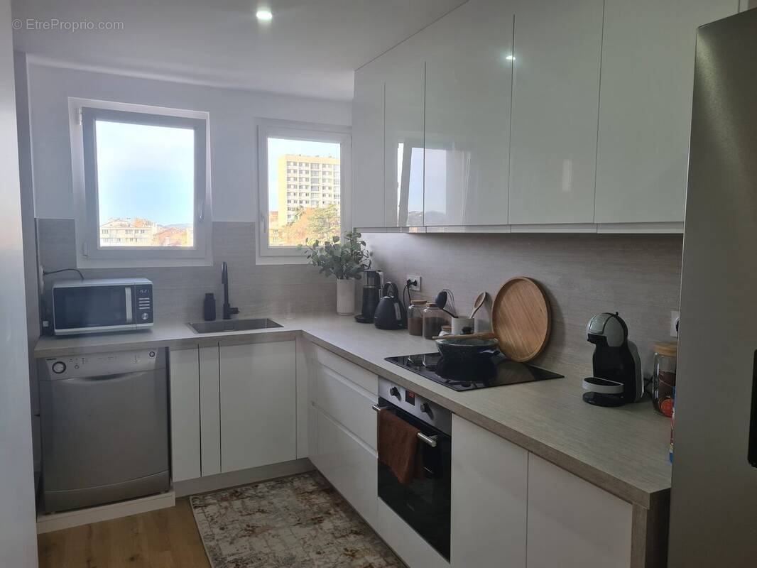 Appartement à SAINT-ETIENNE