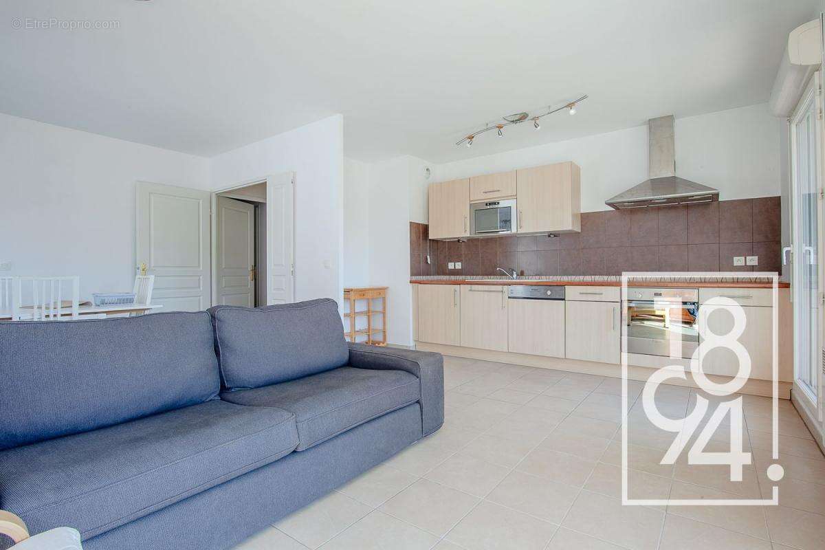 Appartement à LE PUY-SAINTE-REPARADE