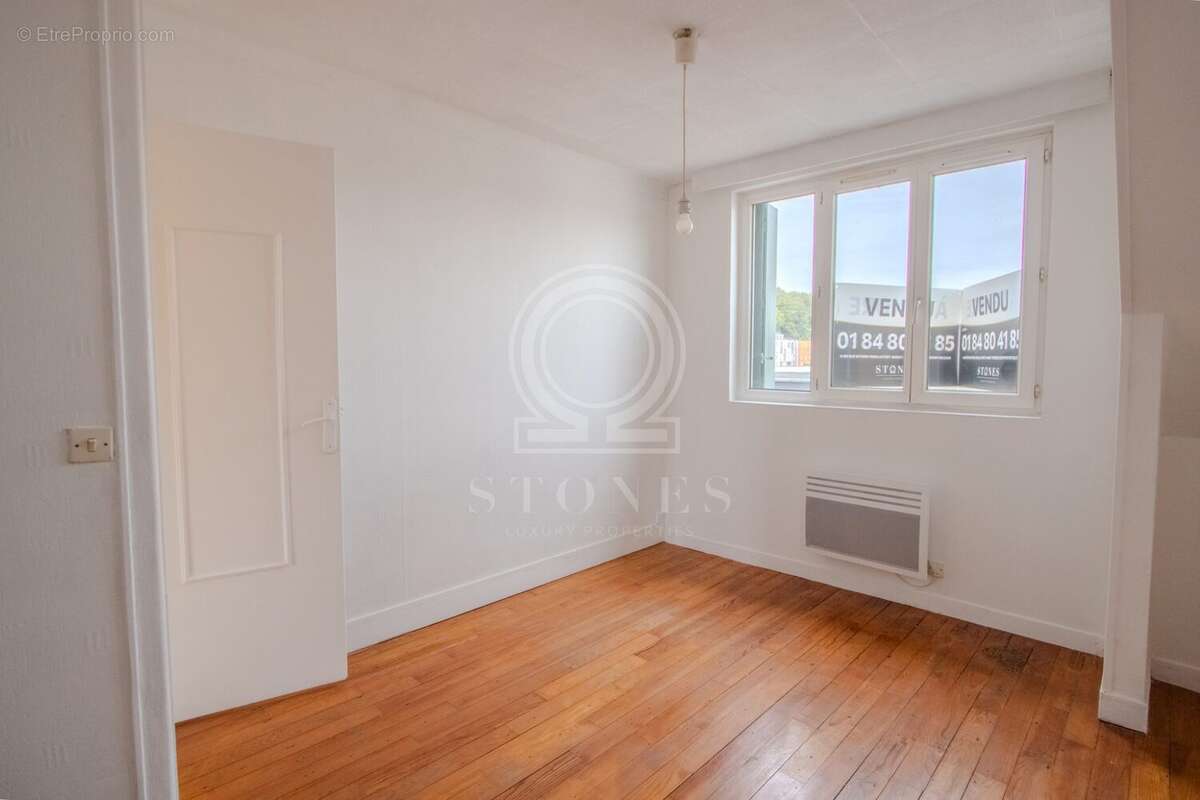 CHAMBRE 1 - Appartement à LE PORT-MARLY