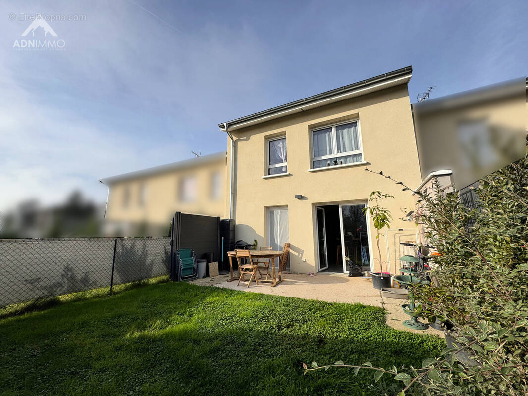 Maison à POUGNY
