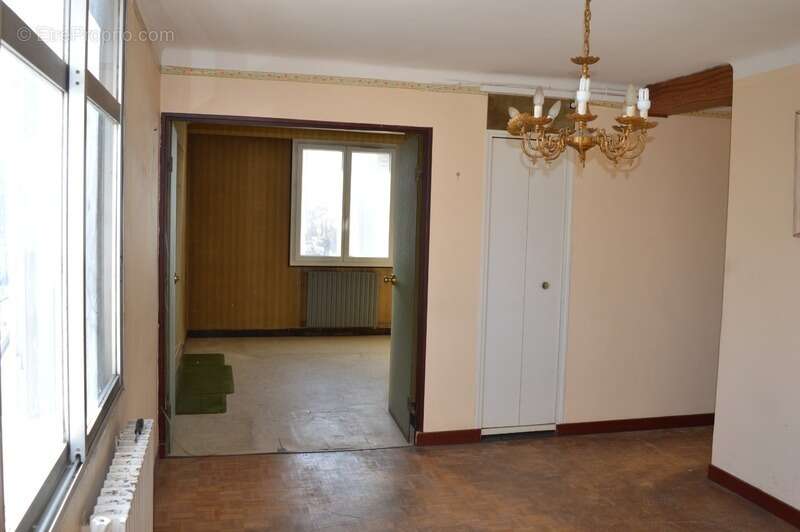 Appartement à MARSEILLE-4E