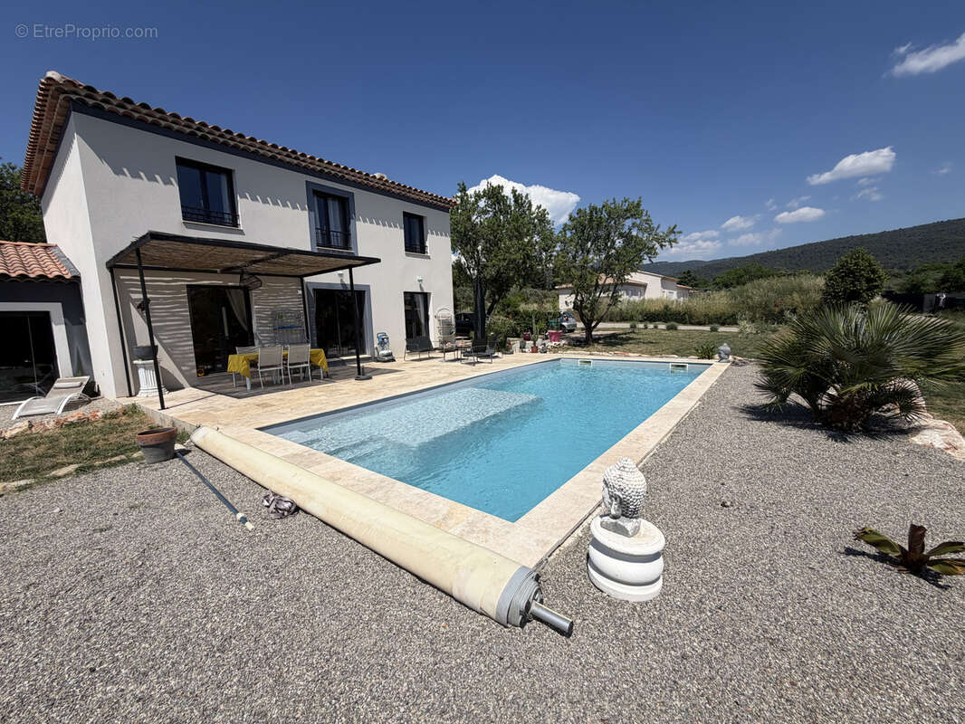 Maison à AUPS