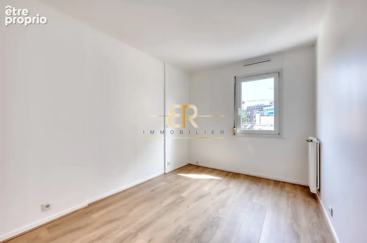 Dernier étage / traversant / terrasse / 4 chambres / box - photo 7