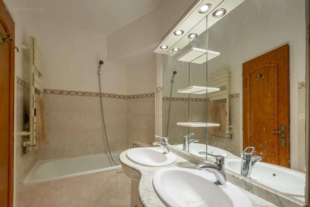 Appartement à LYON-5E