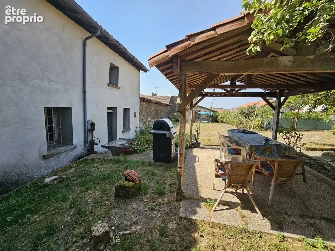 Spacieuse maison de village pleine de caractère et de potentiel - photo 19