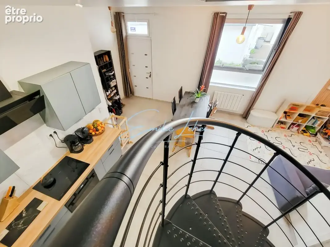 NEVEZ - Superbe duplex T3 rénové, esprit loft, à 7 minutes des plages, au calme, centre bourg! - photo 3