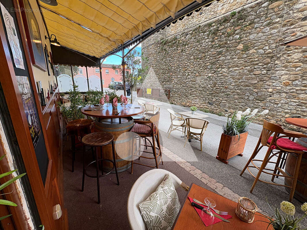 Commerce à VALLON-PONT-D&#039;ARC