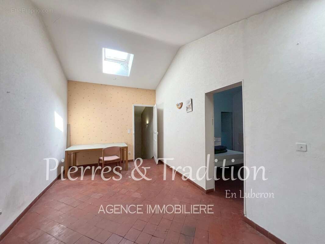 Ensemble de deux habitations avec jardin à proximité immédiate du centre ville d'Apt - photo 4